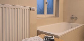 Einzelraumregelung: Bad warm, Rest sparsam – so geht’s Badezimmer mit Thermostat – Einzelraumregelung für gezieltes Heizen